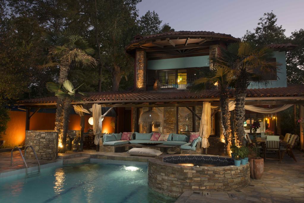 פלטמונס Efharis Beachfront Villa מראה חיצוני תמונה